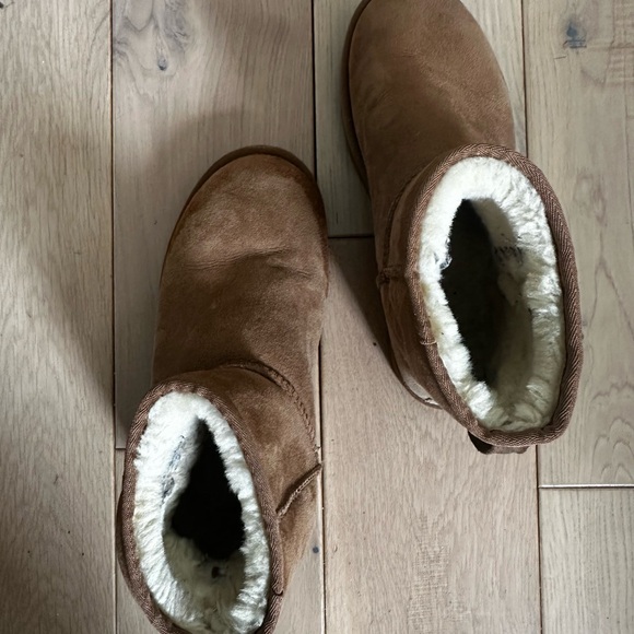 UGG Classic Mini II - Picture 8 of 11